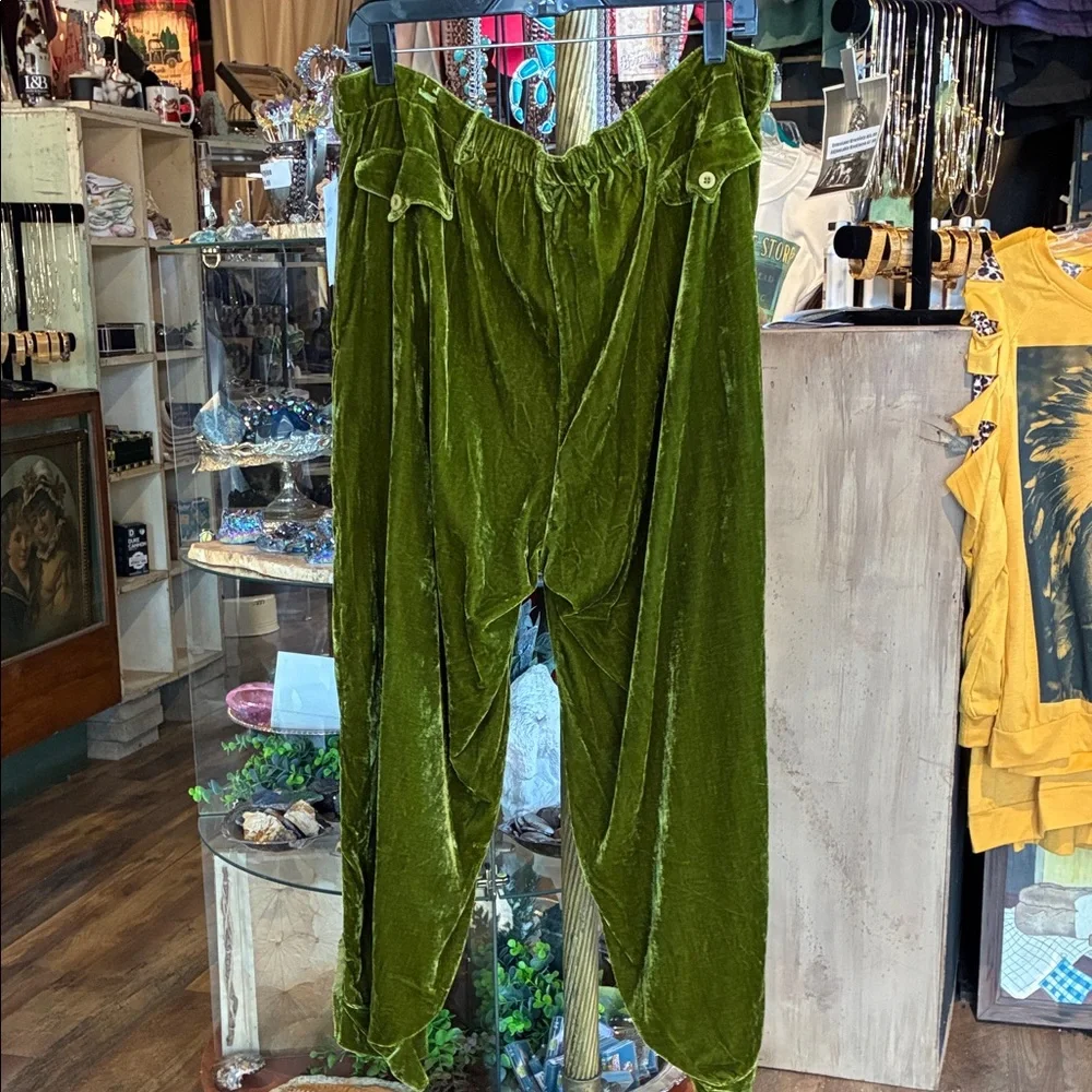 Green Velvet Women's Trousers Travelling Pants Button Cuffs Comfortable - Picture 4 of 6